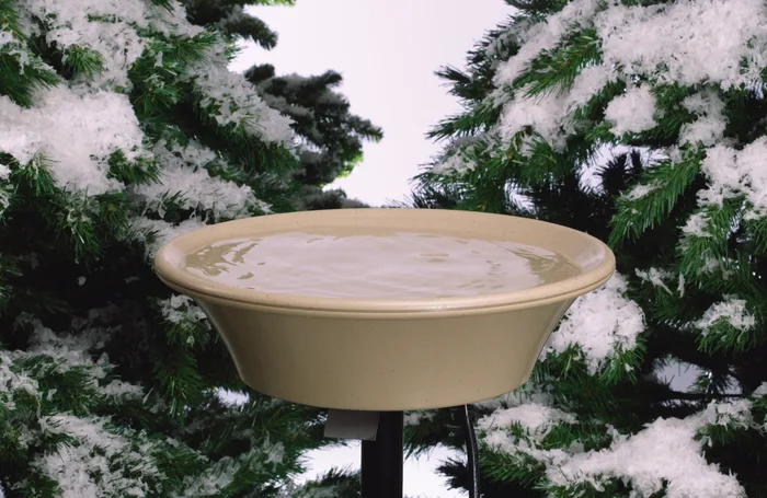 API 14 Inch Heated Bird Bath with EZ-Tilt Deck and Pole Mount (14B)